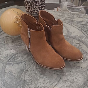 BCBG WOMEN'S ANKLE BOOTIES NEW 6.5